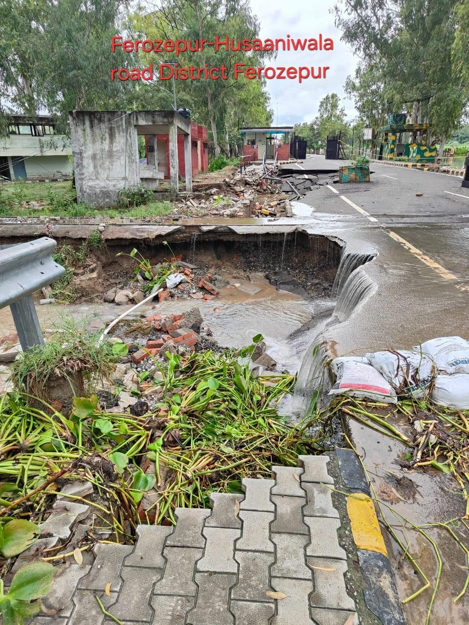 Ferozpur Road Collapsed